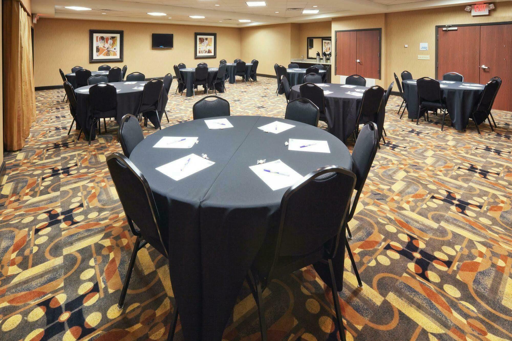 Express & - North By Ihg Hotel Denton